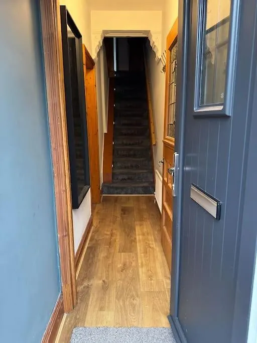 Stylish, Spacious And Central 4 Bedroom House Belfast
