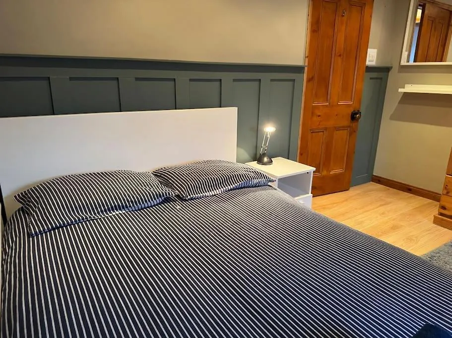 Stylish, Spacious And Central 4 Bedroom House Belfast Holiday home