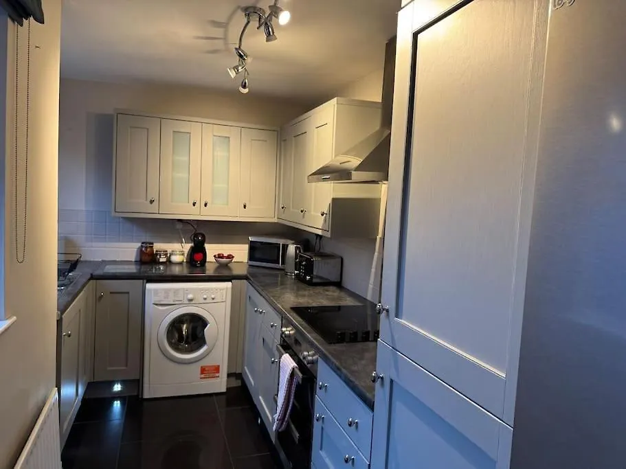 Stylish, Spacious And Central 4 Bedroom House Belfast 0*,  Velká Británie