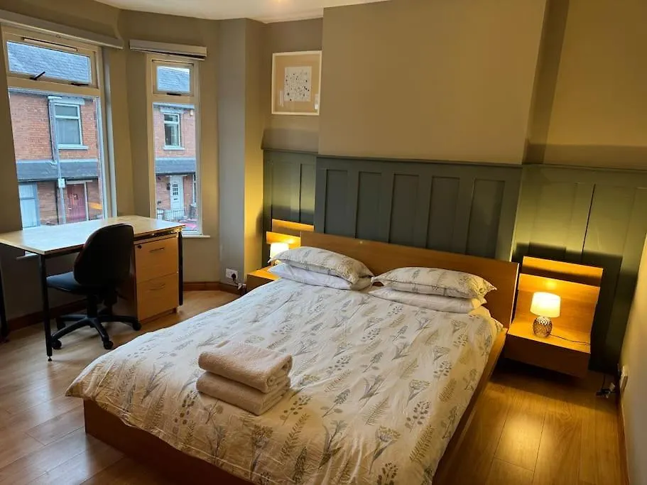 Stylish, Spacious And Central 4 Bedroom House Belfast